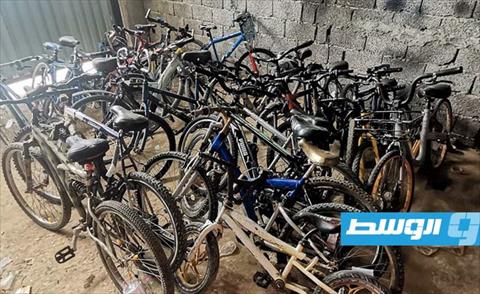 مرور صبراتة يسلم الدراجات المحجوزة خلال رمضان إلى أصحابها