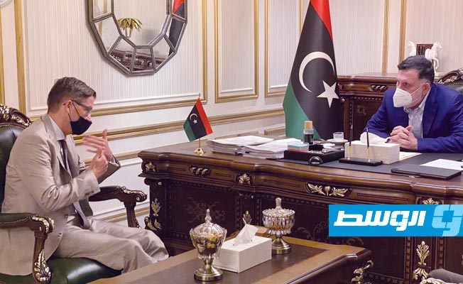 خلال لقاء مع السراج.. السفير الألماني يدعو الأطراف الليبية إلى ضمان انتقال شرعي وسلمي للسلطة