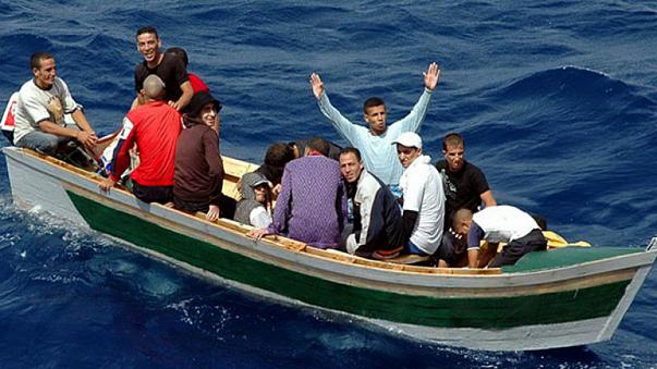 قلق جزائري من 700 ألف مهاجر في ليبيا