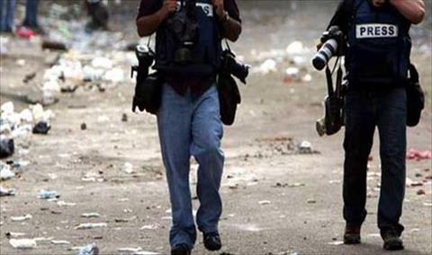 مجموعة مسلحة تفرج عن أربعة صحفيين ليبيين بعد اعتقالهم لأكثر من 12 ساعة في طرابلس