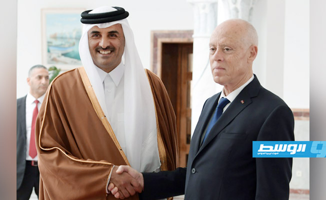 أمير قطر يصل إلى الجزائر في زيارة رسمية قادما من تونس
