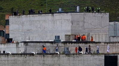 مقتل 13 سجينا في عراك في سجن بالإكوادور