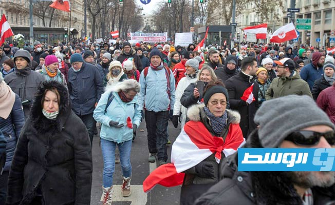 عشرة آلاف متظاهر ضد الكمامات وتدابير «كورونا» في النمسا
