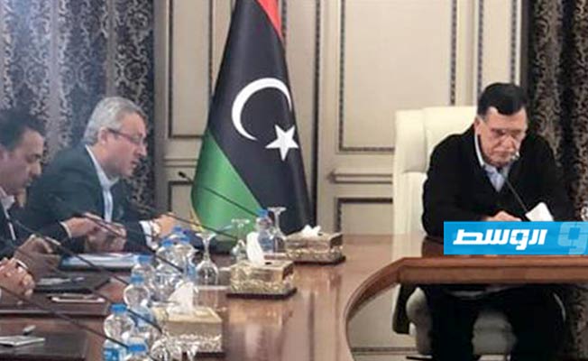 السراج خلال لقائه أعضاء بمجلس النواب في طرابلس (حكومة الوفاق -فيسبوك).