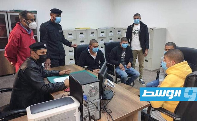 ترحيل 5 سجناء مصريين من طرابلس إلى بلادهم