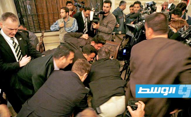 العراقي منتظر الزيدي: لست نادما على رشق بوش الابن بالحذاء (صور)