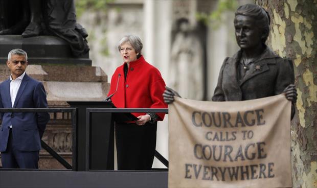 إزاحة الستار عن أول تمثال لامرأة بساحة البرلمان البريطاني