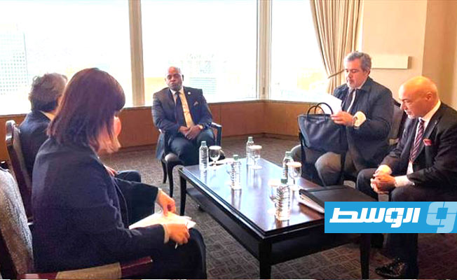 من لقاء عمر كتي في سيول مع رئيس وكالة كوريا الجنوبية للتنمية الدولية، 5 مارس 2022. (وزارة الخارجية)