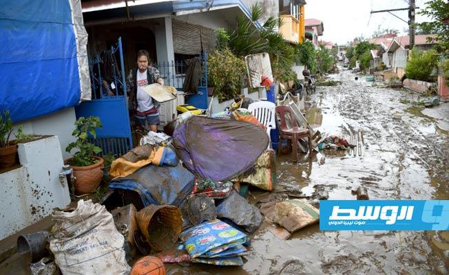 20 قتيلا في إعصار قوي يضرب الفلبين