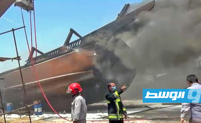 حريق ضخم في حوض لبناء السفن في إيران «فيديو»