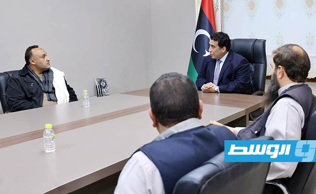 رئيس المجلس الرئاسي محمد المنفي يلتقي عدداً من رؤساء الفروع البلدية بالمنطقة الشرقية (المجلس الرئاسي)