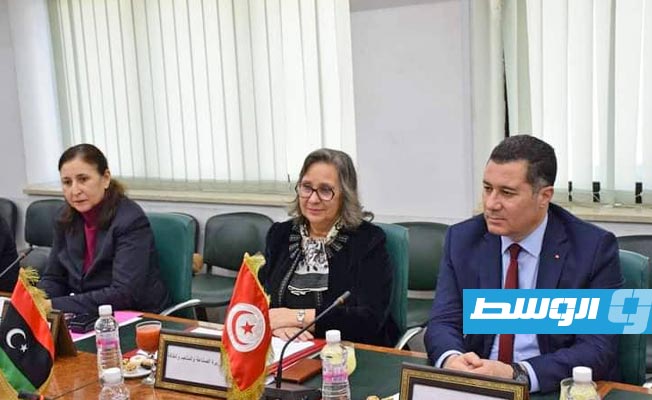 اجتماع الشهوبي مع وزراء النقل والصناعة والإسكان التونسيون، الأربعاء 22 فبراير 2023. (وزارة النقل التونسية)