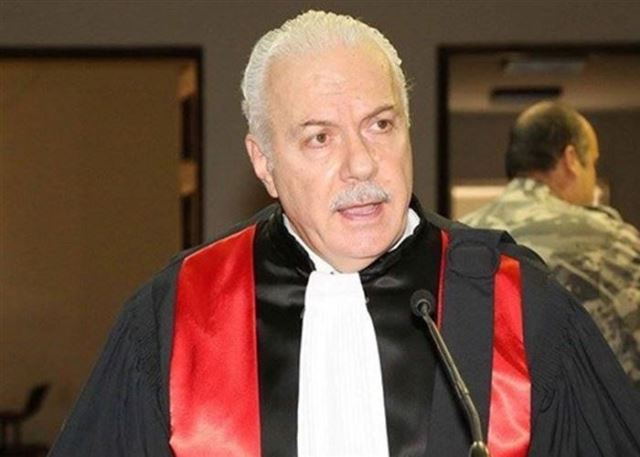 أكبر قاض في لبنان ينتقد التدخلات السياسية ويدعو إلى «ثورة» في المحاكم
