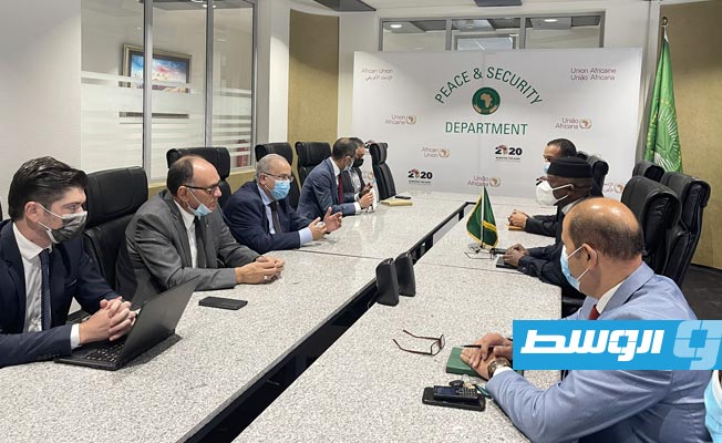 الملف الليبي في مشاورات لعمامرة مع مفوض السلم الأفريقي