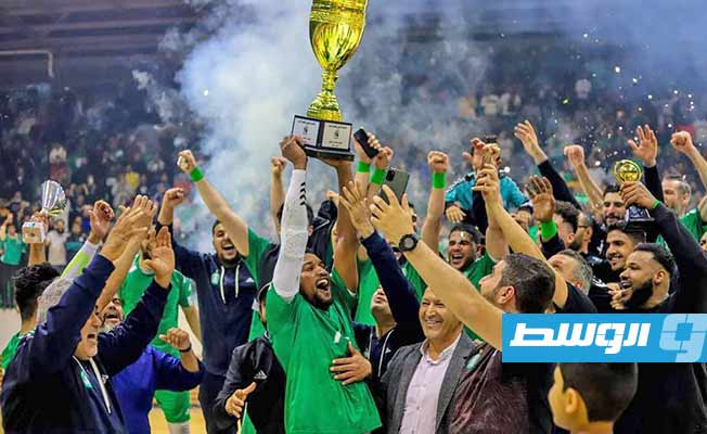الأهلي طرابلس يتوج بثلاثية الدوري والسوبر وكأس ليبيا في كرة اليد (صور)