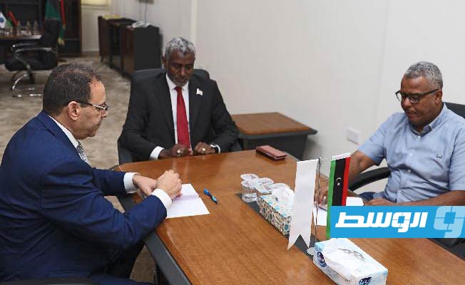 قنصل المغرب في بنغازي يعلن قرب استئناف الرحلات الجوية مع ليبيا