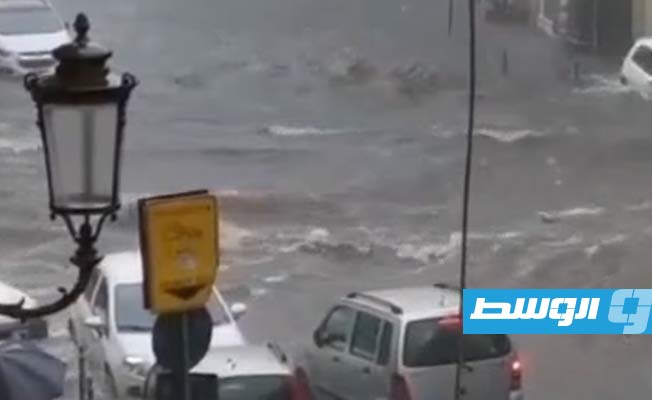 طوارئ في إيطاليا: الشوارع تتحول لأنهار جراء فيضانات قوية ضربت جزيرة صقلية (فيديو وصور)