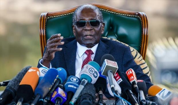 رئيس زيمبابوي: موغابي لم يعد قادرًا على المشي بعد تدهور صحته