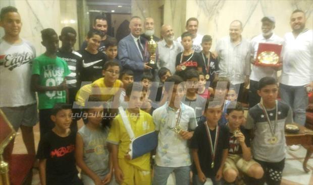 الجامعة العربية تكرم فريق زوارة لكرة القدم للناشئين لفوزه في البطولة الدولية بشرم الشيخ