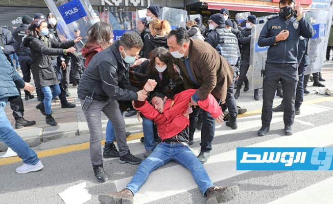 تصاعد العنف خلال التظاهرات الطلابية في تركيا