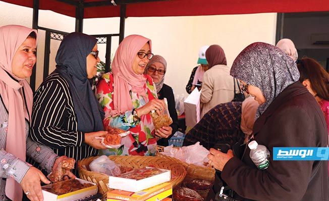 بالصور: جمعية «أيادينا» تنظم سوقًا خيرية في بنغازي
