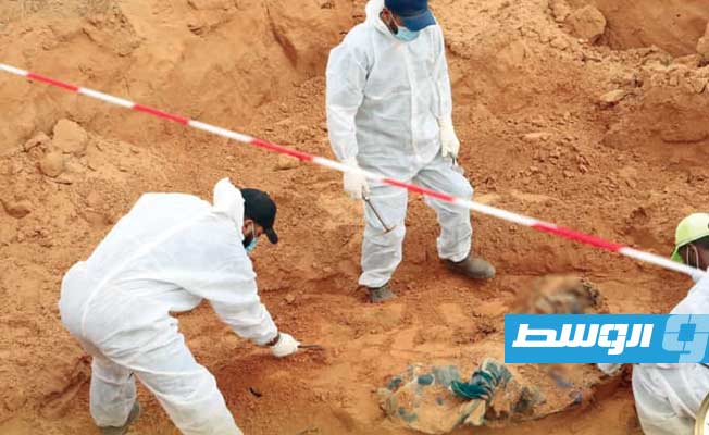 استخراج 3 جثث مجهولة الهوية من مقابر جماعية في ترهونة