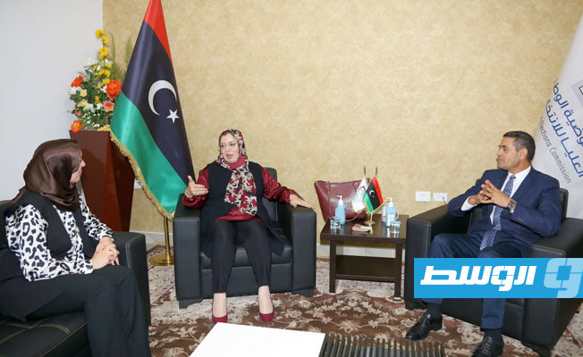 من لقاء السايح مع حورية الطرمال بمقر مفوضية الانتخابات في طرابلس، 24 أغسطس 2021. (مفوضية الانتخابات)