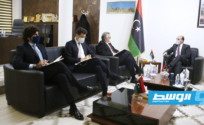 كاجمان وسفير المملكة المتحدة في ليبيا نيكولاس هوبتون, 8 فبراير 2021. (المجلس الرئاسي)