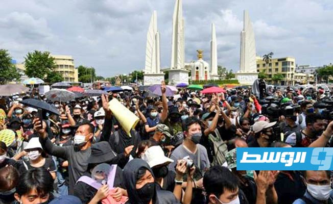 عشرة آلاف شخص يتظاهرون في بانكوك للمطالبة بتعزيز الديمقراطية