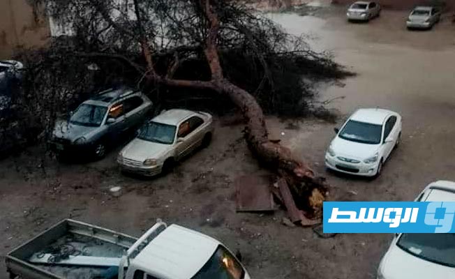 أمطار غزيرة أغلقت طرق في العاصمة طرابلس، 27 نوفمبر 2022. (لقطة مقبتة من تسجيل مصور)
