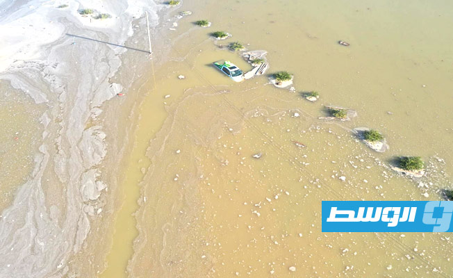 غرق مزارع ودخول المياه بعض المنازل جراء انفجار أنبوب النهر الصناعي قرب منطقة الزويتينة شمال شرق أجدابيا. (الإنترنت)