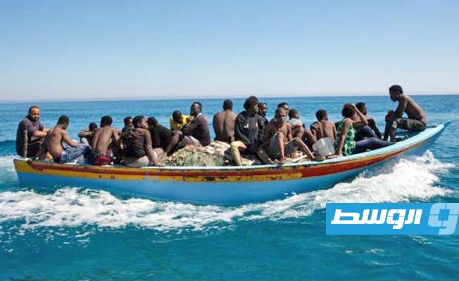 يقل 400 مهاجر.. قارب يضل طريقه في البحر بين ليبيا ومالطا