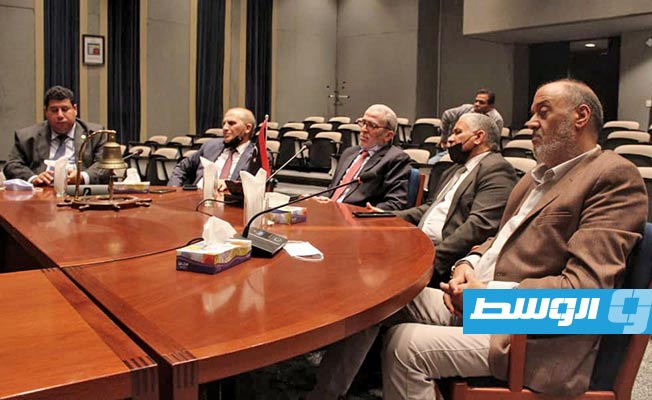 اجتماع صنع الله مع أعيان وحكماء بنغازي. الإثنين 26 أبريل 2021. (المؤسسة الوطنية للنفط)