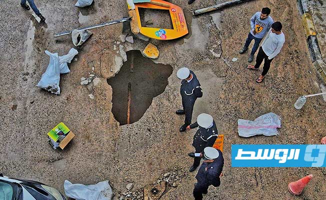 مديرية أمن طرابلس: تحويلة بشارع الغربي نتيجة هبوط بالطريق سببه الأمطار