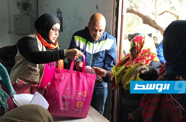 مفوضية اللاجئين: توزيع 8517 حقیبة على النازحات في ليبيا