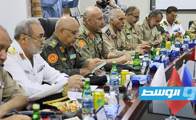 جانب من اجتماع أعضاء لجنة «5+5» في طرابلس، 18 يوليو 2022. ( المكتب الإعلامي لرئاسة أركان قوات القيادة العامة ).