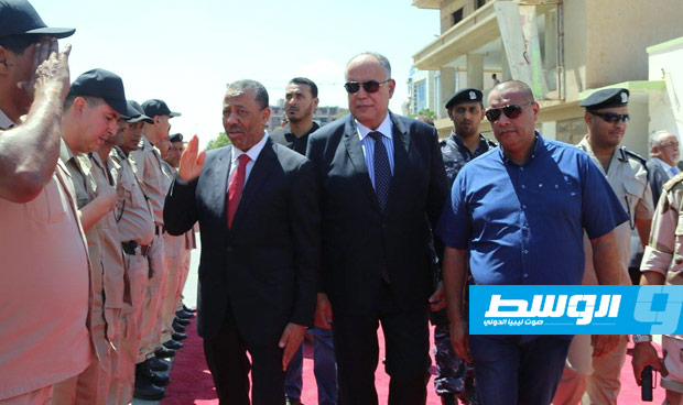 رئيس الحكومة الموقتة يفتتح مقر إدارة مصلحة الأحوال المدنية فرع بنغازي
