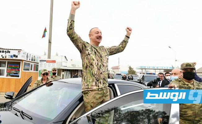 رئيس أذربيجان وزوجته يزوران المناطق التي استعيدت من الأرمن