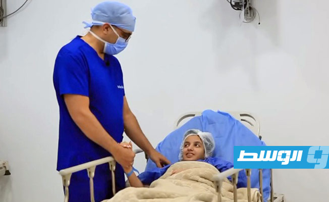 بعد جراحة نادرة بالعمود الفقري.. طبيب مصري يعيد «الحياة» لفتاة إماراتية