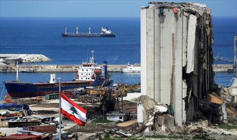 سفينة تتهيأ لنقل مواد كيميائية من مرفأ بيروت لإتلافها في ألمانيا