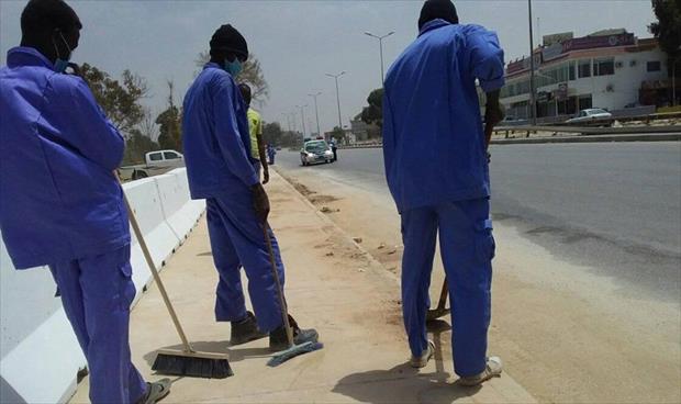 بلدية بنغازي تغلق مكب ساحة بلعون بحواجز خرسانية