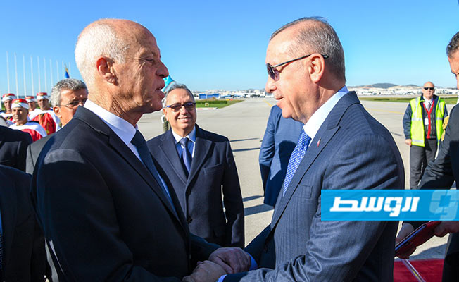 تونس تسمح بهبوط طائرة مساعدات طبية تركية موجهة إلى ليبيا بشرطين
