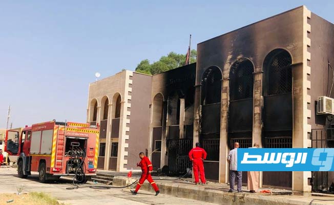 مبنى بلدية القره بوللي بعد تعرضه لحريق عقب تظاهرات الجمعة الماضي. (البلدية)