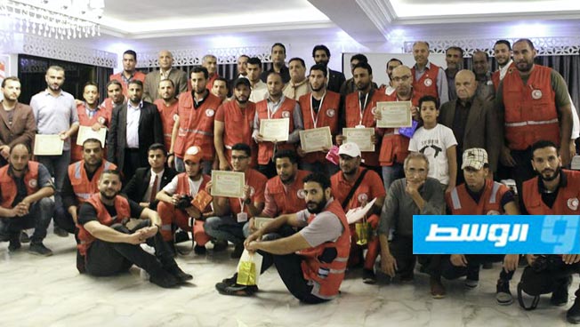«الهلال الأحمر» تنظم برنامجًا تدريبيًّا عن صحافة الهاتف المحمول وكتابة الخبر في درنة