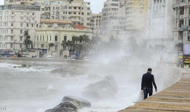 مصر تغلق ثلاثة موانئ لسوء الأحوال الجوية