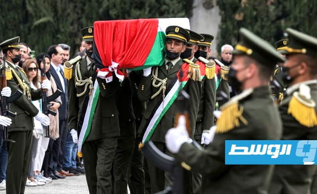 تشييع جثمان القيادي الفلسطيني السابق أحمد قريع بحضور الرئيس أبو مازن (فيديو)