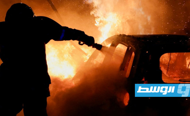 مصرع عنصر في فرق الإطفاء الفرنسية خلال مكافحته حريقا في سيارات