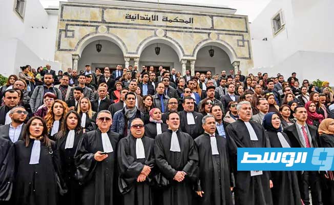 إحالة 13 قاضيا أعفاهم رئيس تونس لمحكمة مكافحة الإرهاب
