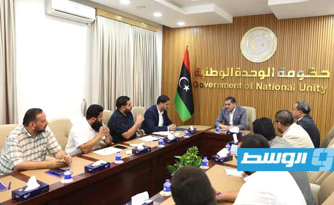 رئيس حكومة الوحدة الوطنية يعقد اجتماعًا مع مدير مستشفى الجلاء بنغازي ومدير جهاز الإمداد الطبي المكلف، الأحد 13 أغسطس 2023 (حكومة الوحدة)