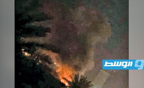 «بركان الغضب»: حريق في منزل بمحيط مطار معيتيقة جراء القصف